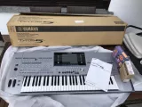 En venta nuevo Yamaha tyros 5 teclado $650