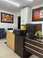 ¿ESTÁS BUSCANDO UNA OFICINA BIEN EQUIPADA PARA PODER REUNIRTE CON TUS CLIENTES?