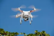 Reparación de tinas masajeadoras para pies y drones.