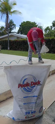 Venta de Materiales Pool Deck® – Recubrimiento Decorativo para Áreas de Piscina
