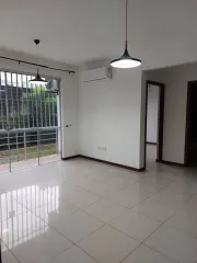 DEPARTAMENTO EN ALQUILER! ZONA AV ROCA Y CORONADO 4TO ANILLO ( En planta baja)