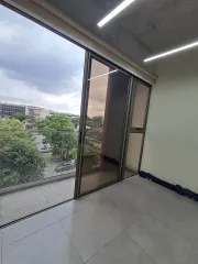 Q 7,500 LOCAL EN RENTA EDIFICIO HUB ZONA 9