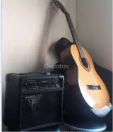 Guitarra electroacústica más amplificador